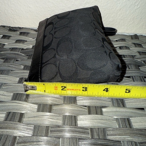 Coach Black Signature Jacquard Wristlet - Picture 8 of 11